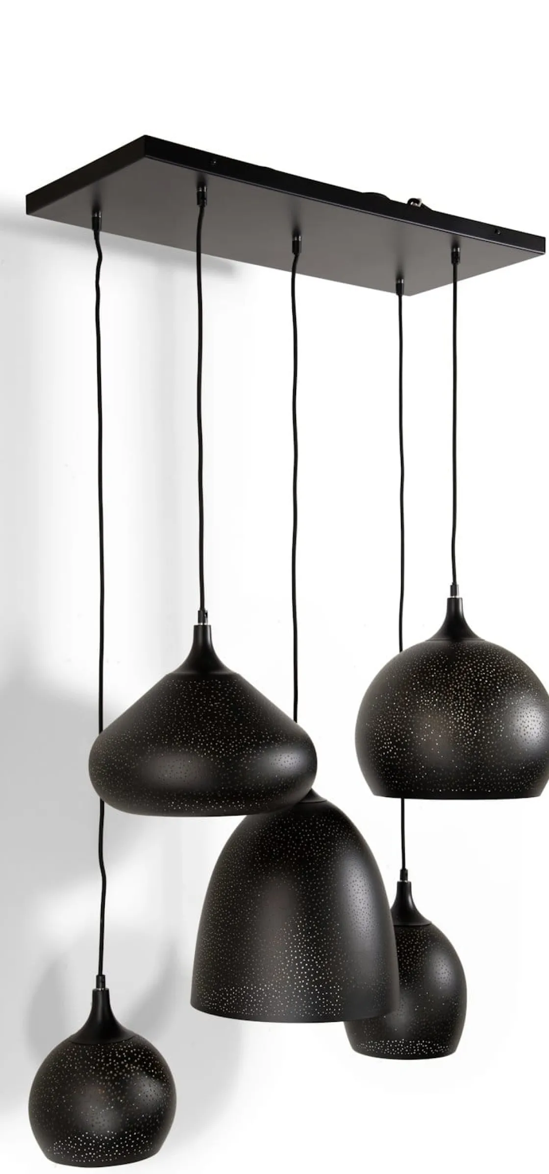 XOOON Arjen hanglamp 5*E27 in de kleur Zwart - COCOmaison^ Hanglampen