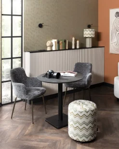 XOOON Armstoel Olle in de kleur Antraciet - COCOmaison^ Woonaccessoires|Armstoelen