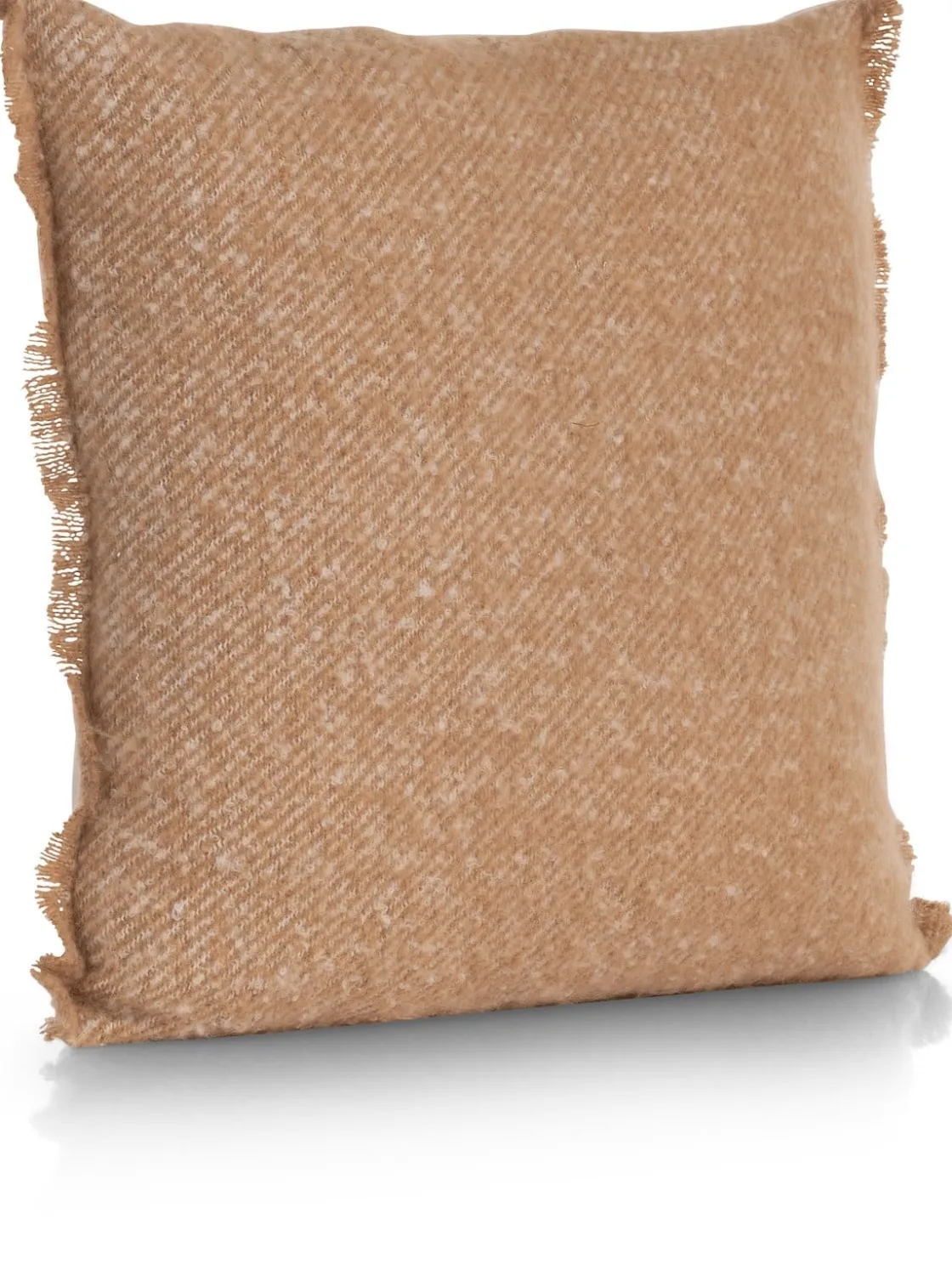 XOOON Camel kussen 47x47cm in kleur Okergeel shop je bij COCOmaison^ Woonaccessoires