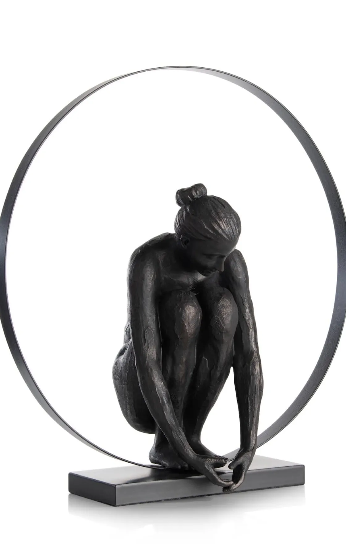 XOOON Circle Lady beeld H54cm in de kleur Zwart - COCOmaison^ Woonaccessoires