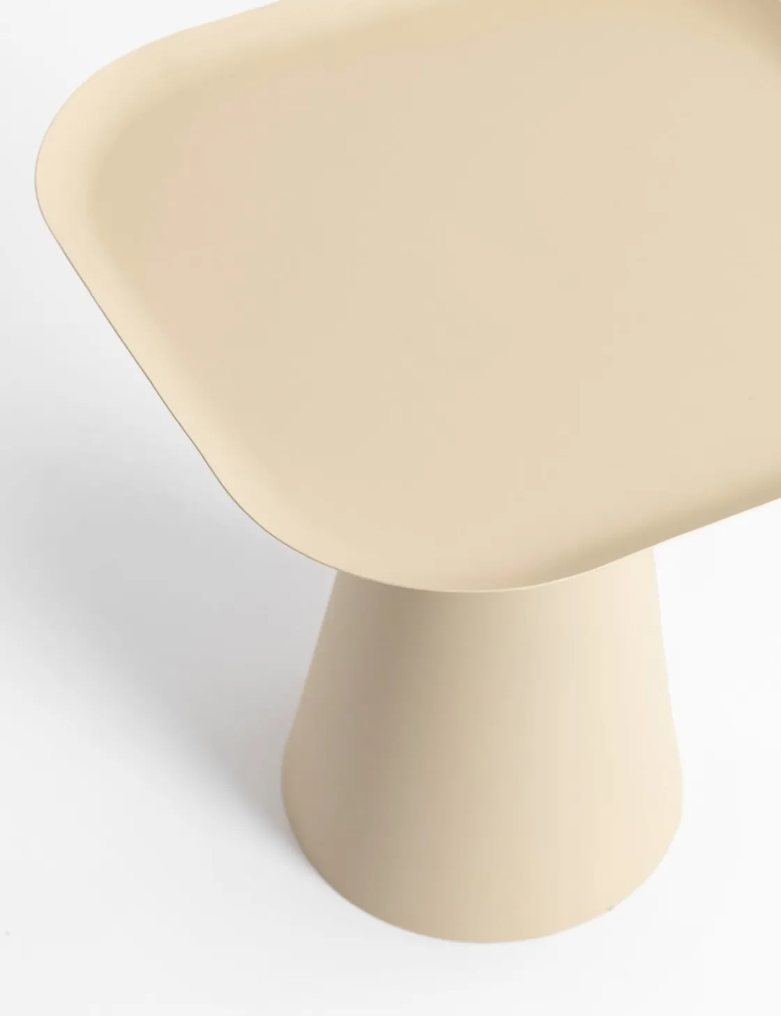 XOOON COCOmaison, Leah bijzettafel H46cm - Cremekleurig^ Woonaccessoires|Bijzettafels