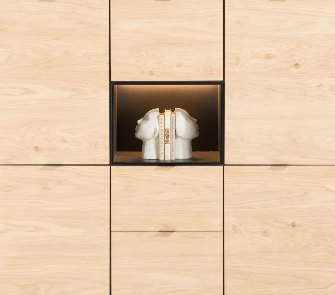 XOOON Elements eikenfineer dressette met niche + LED 150cm^ Bergkasten