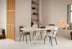 XOOON LUND eetkamertafel ovaal (240x120cm) centrale poot lang -^ Tafelconfigurator|Eettafels