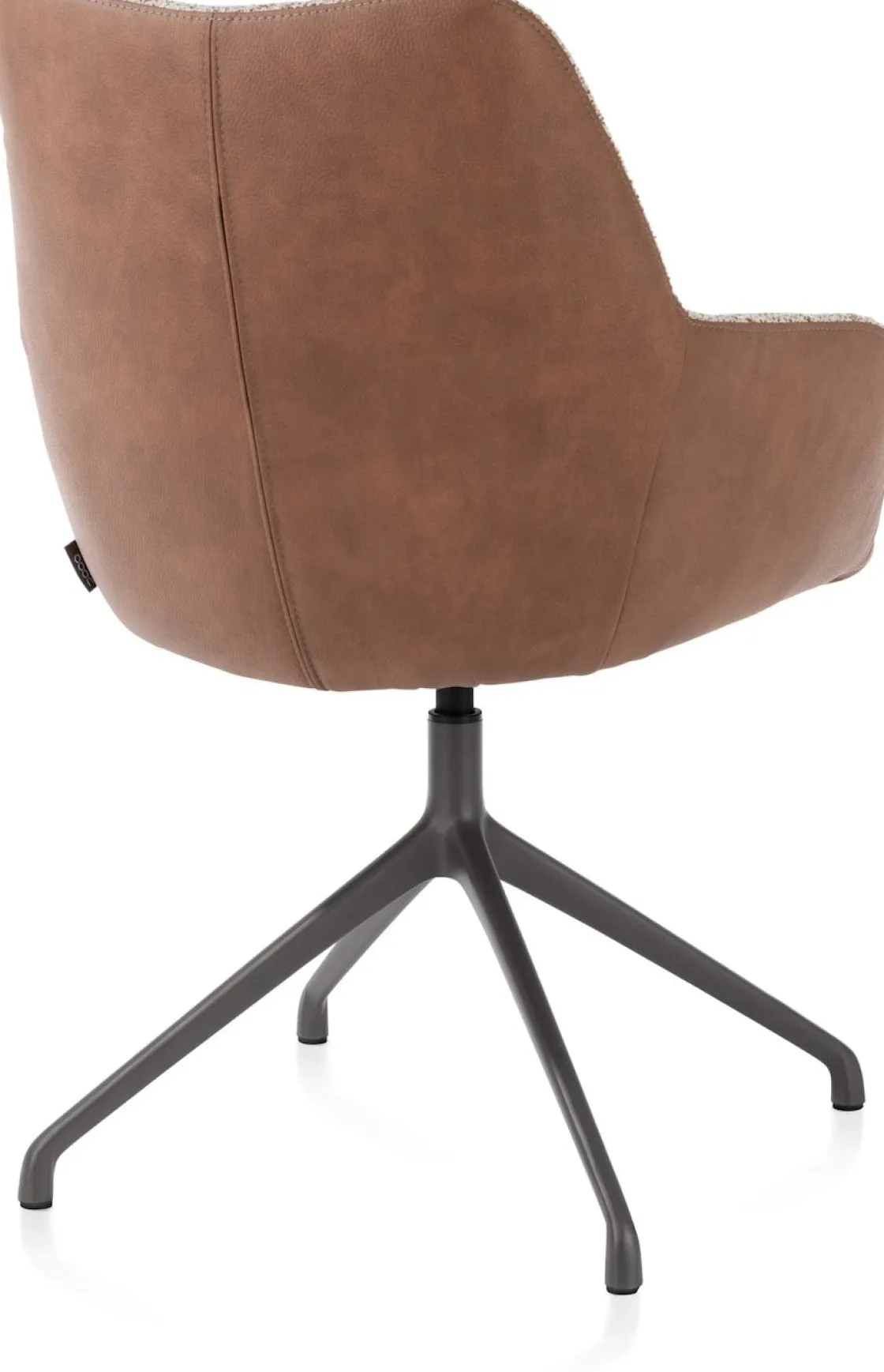 XOOON Mats armleuningstoel in de kleur Cognac -^ Armstoelen