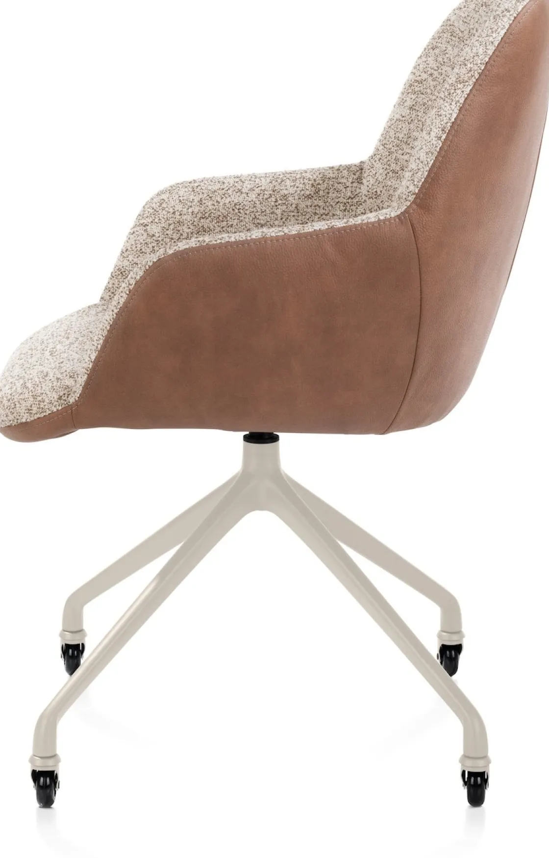 XOOON Mats, armstoel aluminium frame wielen creme - combi Pala cognac + Luton koper^ Armstoelen