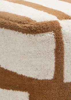 XOOON Olivia poef (H40cm) in de kleur Bruin - COCOmaison^ Woonaccessoires|Poef/Hockers