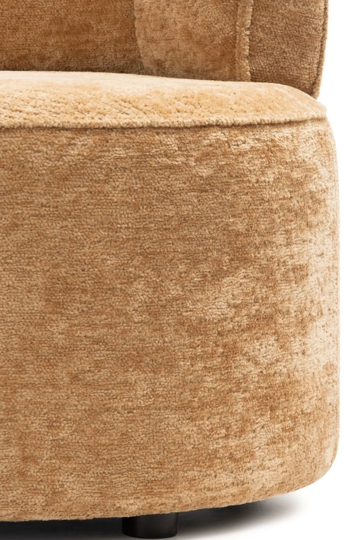 XOOON Roan fauteuil in de kleur Oker - COCOmaison^ Stoffen Fauteuils|Woonaccessoires