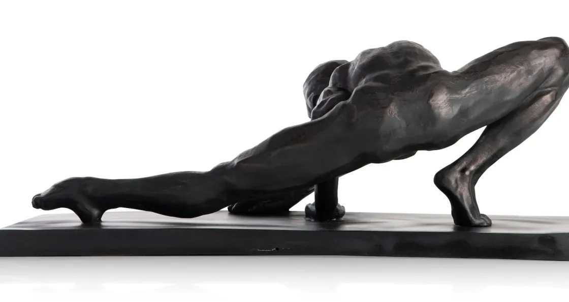XOOON Stretching beeld H19cm in de kleur Zwart - COCOmaison^ Woonaccessoires