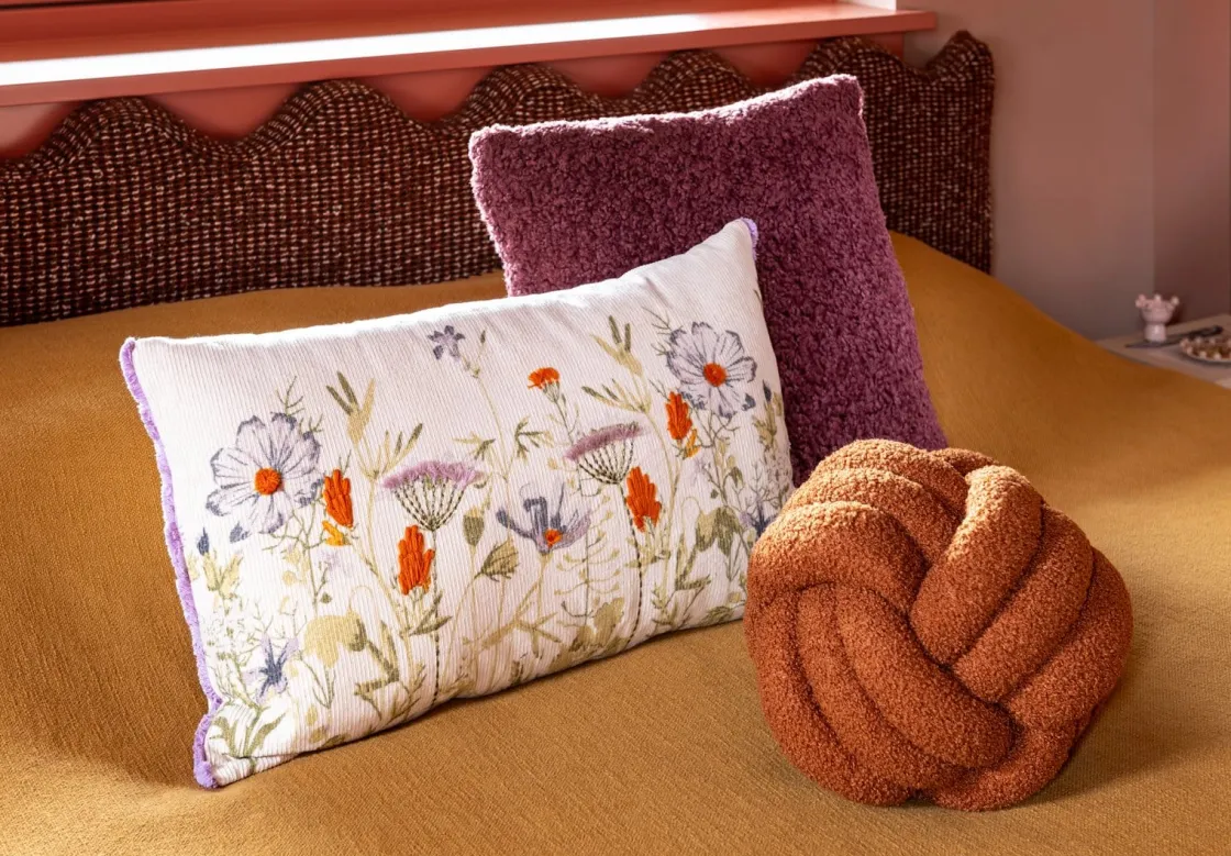 XOOON Teddy kussen 45x45cm in de kleur Rood - COCOmaison^ Woonaccessoires