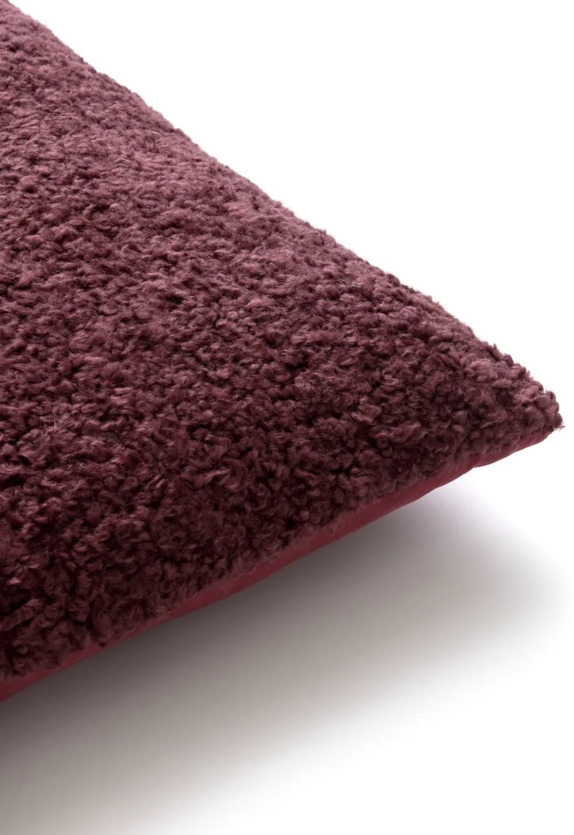 XOOON Teddy kussen 45x45cm in de kleur Rood - COCOmaison^ Woonaccessoires