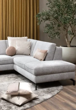 XOOON Timeless Aria kussen 45x45cm in de kleur Beige - COCOmaison^ Woonaccessoires