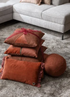 XOOON Timeless Avery kussen 50x50cm in de kleur Koper - COCOmaison^ Woonaccessoires