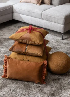 XOOON Timeless Mila kussen 30x50cm in de kleur Geel - COCOmaison^ Woonaccessoires