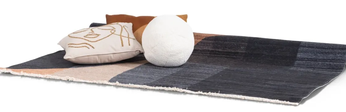 XOOON Timeless Scarlett kussen in de kleur Geel - COCOmaison^ Woonaccessoires