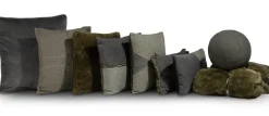 XOOON Timeless Sean kussen 60x60cm in de kleur Olijf - COCOmaison^ Woonaccessoires
