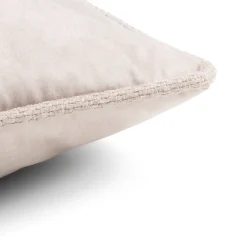 XOOON Timeless Sean kussen 60x60cm in de kleur Beige - COCOmaison^ Woonaccessoires