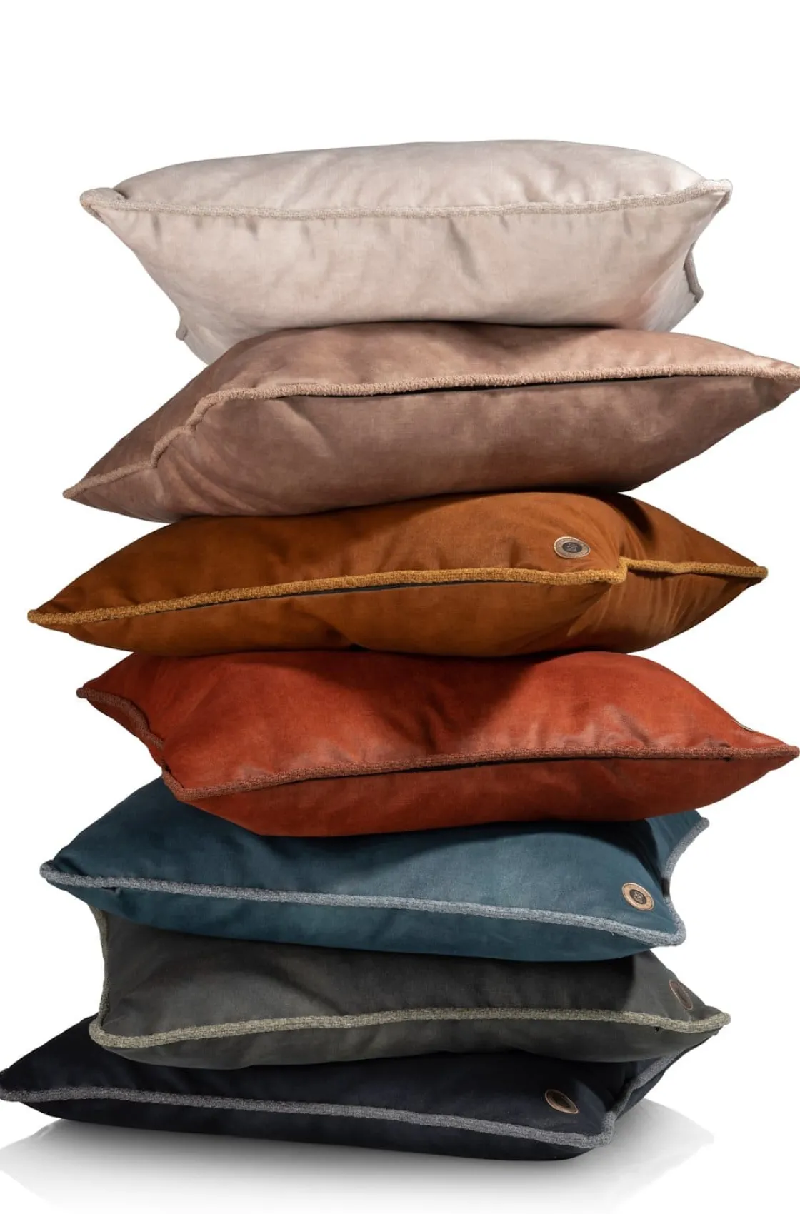 XOOON Timeless Sean kussen 60x60cm in de kleur Beige - COCOmaison^ Woonaccessoires
