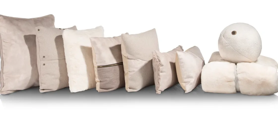 XOOON Timeless Sean kussen 60x60cm in de kleur Beige - COCOmaison^ Woonaccessoires