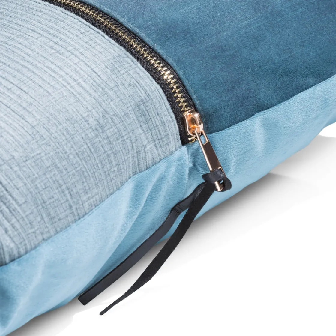 XOOON Timeless Sofia kussen 45x45cm in de kleur Blauw - COCOmaison^ Woonaccessoires