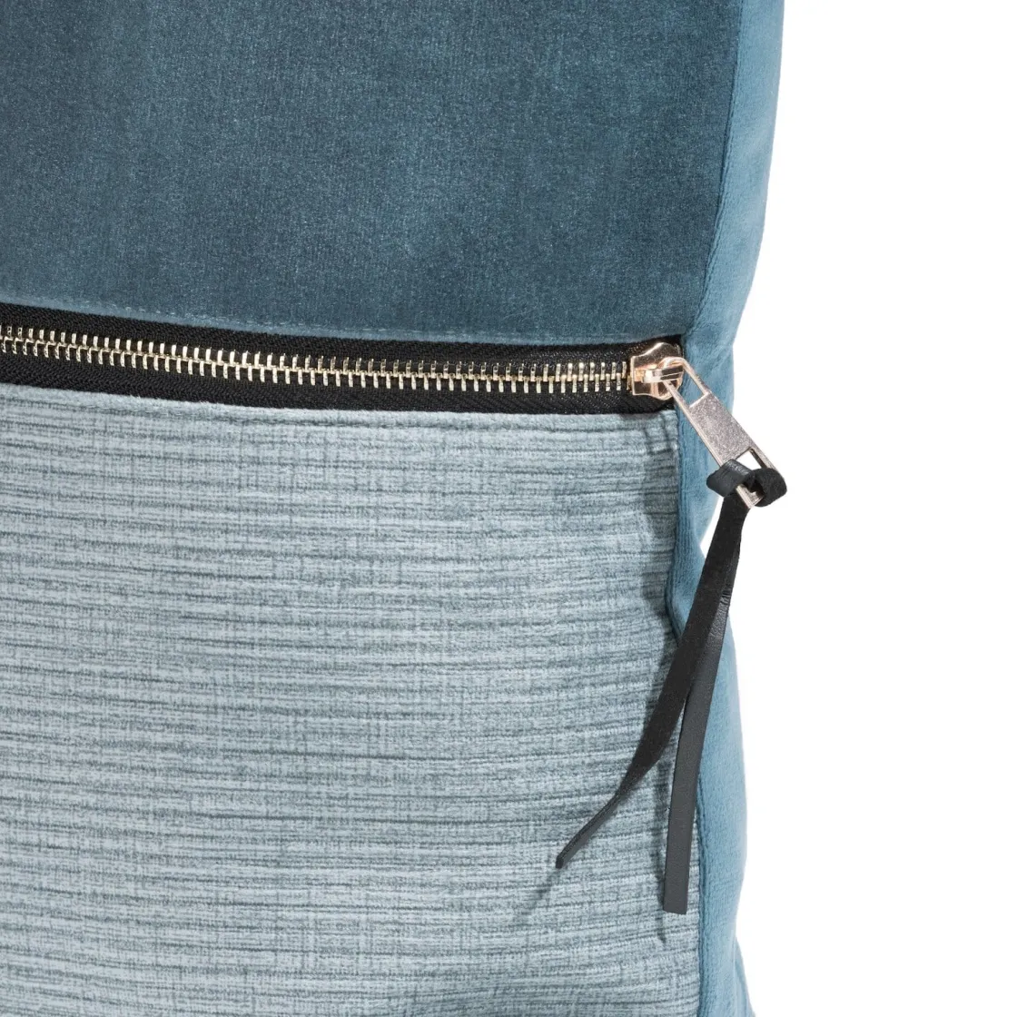 XOOON Timeless Sofia kussen 45x45cm in de kleur Blauw - COCOmaison^ Woonaccessoires