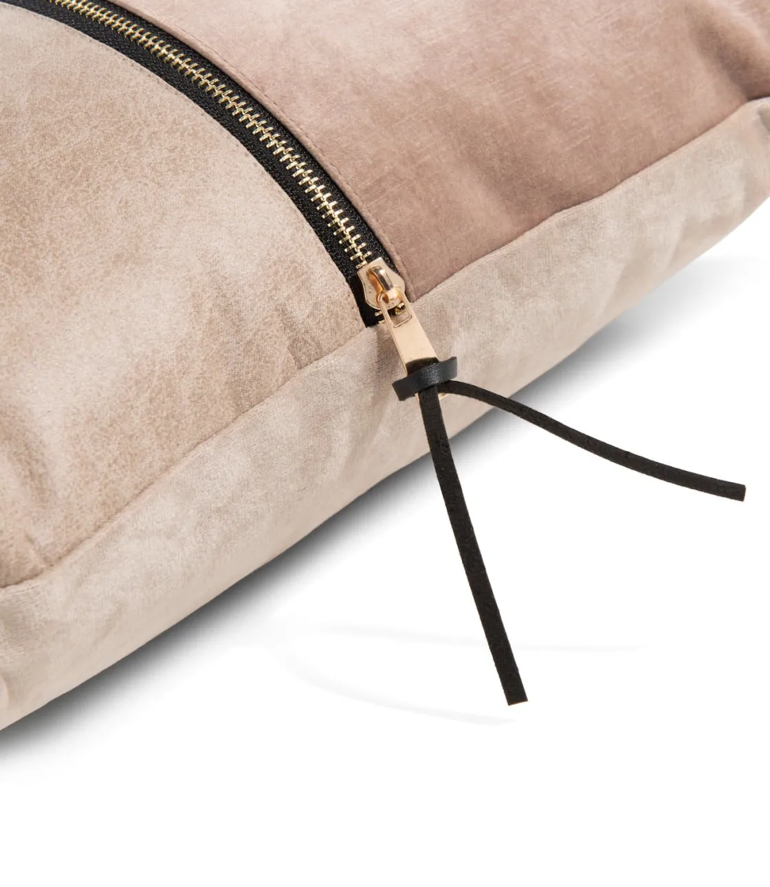 XOOON Timeless Sofia kussen 45x45cm in de kleur Camel - COCOmaison^ Woonaccessoires