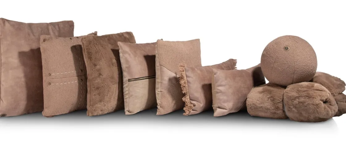 XOOON Timeless Sofia kussen 45x45cm in de kleur Camel - COCOmaison^ Woonaccessoires