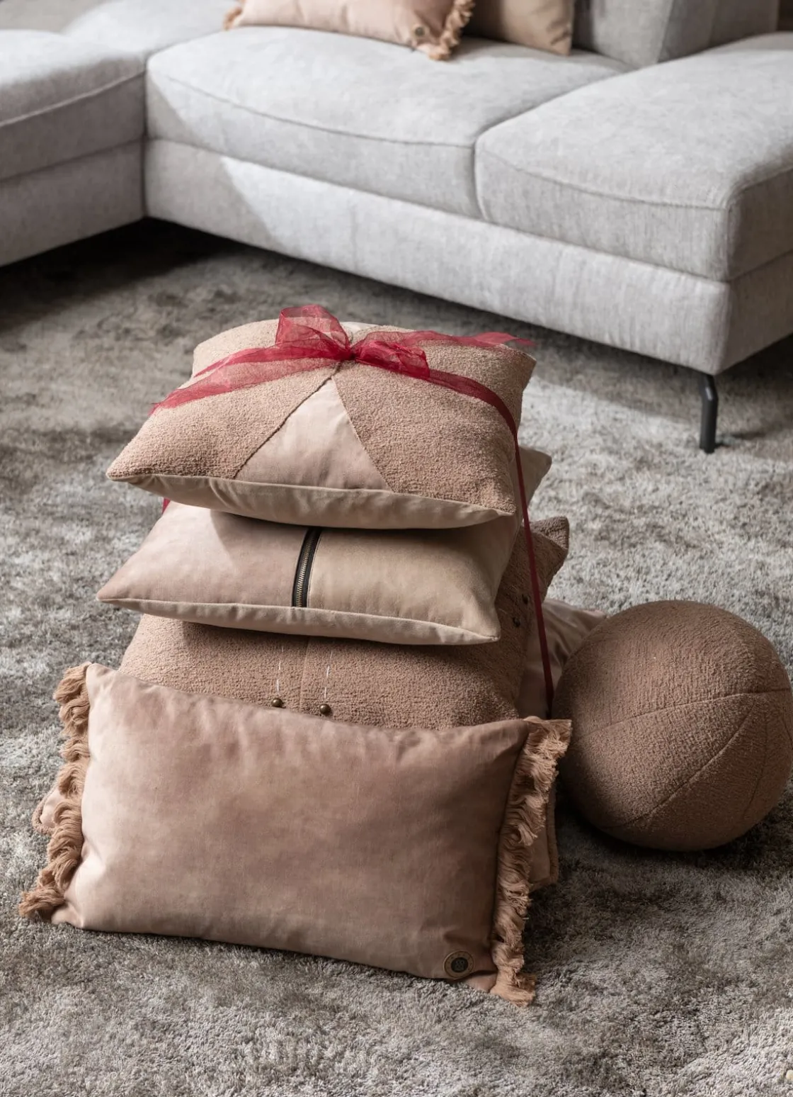 XOOON Timeless Sofia kussen 45x45cm in de kleur Camel - COCOmaison^ Woonaccessoires